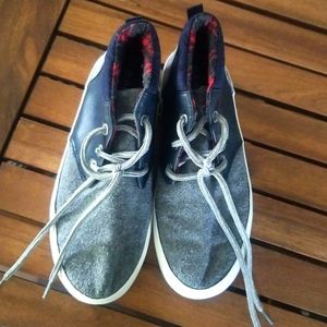 Old Navy Blue and Red Plaid Chukka Boot Size 1